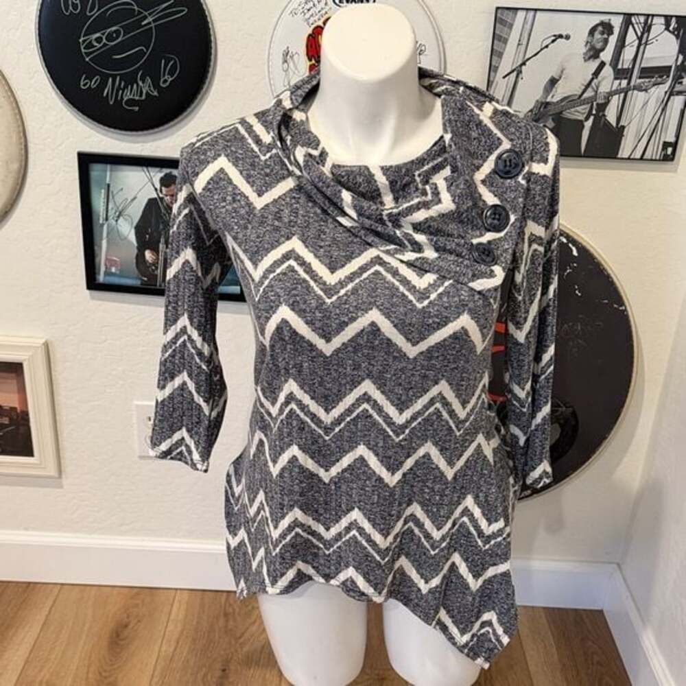 Coco Bianco Cowl Neck Patterned Top Size Medium